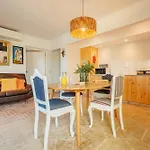Apartamento Laranjal *