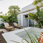 Laranjal Apartment